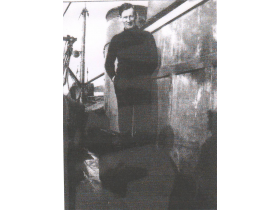Фотографии Эндрю Мэира 
(вооруженный траулер &quot;Чилтерн&quot;, 1942-1943 гг.)